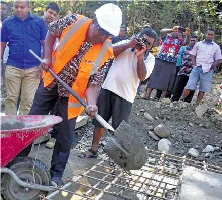  ?? Photo: Arieta Vakasukawa­qa ?? Minister for Waterways , Mahendra Reddy officiates the Mosi Flood Mitigation Dam in Nausori Highlands on July 20, 2018.