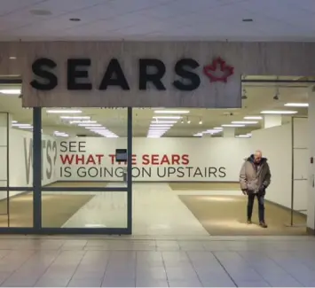  ?? RICHARD LAUTENS/TORONTO STAR ?? The Sears store at Promenade Mall. At the end of a three-month liquidatio­n sale, Canadian shoppers said goodbye.