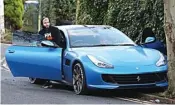  ?? MANCHESTER EVENING NEWS ?? CINTA CITY: Sergio Aguero mengubah warna mobil Ferrari GTC4Lusso miliknya dari hitam menjadi biru langit seperti warna kebesaran klubnya.