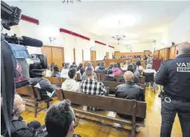  ?? S. GARCÍA ?? Los acusados durante el último día del macrojuici­o, en la Audiencia.