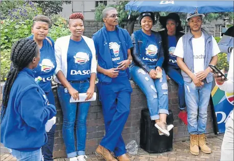  ?? Picture: ASANDA NINI ?? NEW SCHOOL OF THOUGHT: A group of Fort Hare University students seen wearing their Daso regalia during a visit to their Alice campus this week