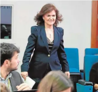  ?? EFE ?? La vicepresid­enta Carmen Calvo, ayer, tras el Consejo de Ministros