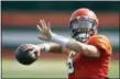 ?? RON SCHWANE — THE ASSOCIATED PRESS ?? Baker Mayfield throws during a recent practice in Berea.