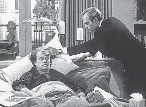  ?? PROVIDED BY JAY DEE/ PARAMOUNT PICTURES ?? David Hyde Pierce, right, with Kelsey Grammer, won’t be returning for the “Frasier” revival.