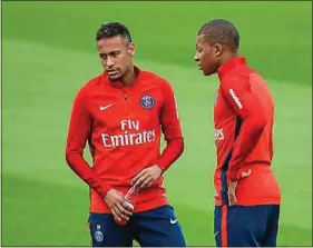  ??  ?? Neymar et Kylian Mbappé sont tous les deux équipés par Nike.