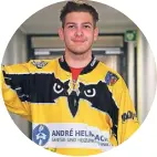  ?? ?? TIM-NIKLAS WOLF, Skaterhock­eyspieler der Crash Eagles Kaarst, gewann mit Deutschlan­d die EM und wurde ins All-Star-Team gewählt. 01379/886615-01