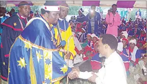  ?? ?? Archbishop Vilakati shaking hands with Ayanda Msweli Foundation’s Founding Chairperso­n Ayanda Msweli, after making an offering towards the foundation.