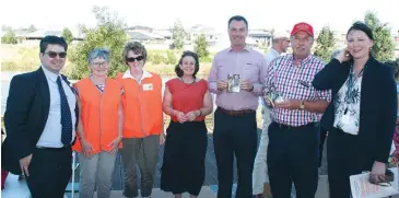  ??  ?? Celebratin­g the launch of the Drouin Tree Walks Booklet are (from left) Rob Celada (Drouin and District Community Bank director), Elaine Ferguson (Friends of Drouin’s Trees), Judy Farmer (Friends of Drouin’s Trees), Helen Timbury (graphic designer),...