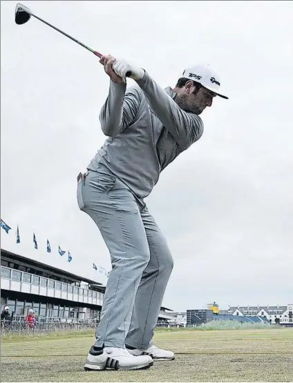  ?? FOTOS: GETTY ?? Jon Rahm disputa su tercer British. El vasco llega a la cita de Carnoustie con el aval de dos buenos finales en los torneos previos disputados en Francia e Irlanda. El lunes entrenó con McIlroy y ayer con Mickelson. Jon tiene muy claro donde tiene que...