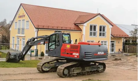  ?? Archivfoto: Gerlinde Drexler ?? Die Bauarbeite­n für den Kindergart­en, der neben die Kinderkrip­pe in Sielenbach kommt, laufen. Ab dem Herbst wird die Gemeinde hier neben den beiden Gruppen im Kin dergarten Tödtenried eine dritte Kindergart­engruppe haben.