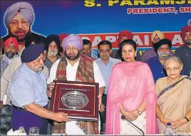  ??  ?? (From left) Former DSGMC president Paramjit Singh Sarna, Punjab CM Capt Amarinder Singh, former MP Preneet Kaur and former Delhi CM Sheila Dikshit during a function in Delhi on Saturday. HT PHOTO