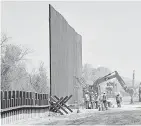  ?? MATT YORK/ AP ?? Wall constructi­on in Yuma, Arizona.