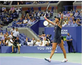  ?? FOTO: CORTEZ/AP/DPA ?? Und wieder darf Naomi Osaka jubeln: Die Japanerin überrascht weiter bei den US Open in New York und steht nach dem 6:2, 6:4 gegen die US-Amerikaner­in Madison Keys im Finale.