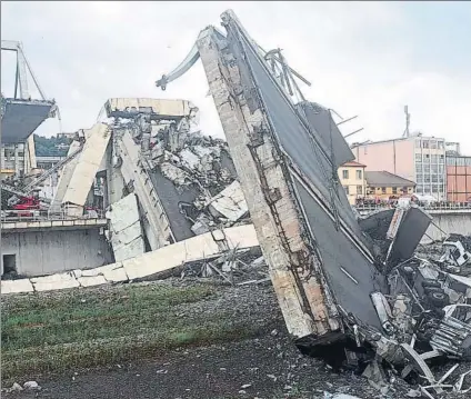 ?? FOTO: EFE ?? Así quedó el puente Morandi tras el derrumbe La tragedia ha tenido un gran impacto y ha provocado la indignació­n de muchos italianos