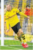  ?? FOTO: INA FASSBENDER/AFP ?? Dortmunds Erling Haaland bejubelt eines seiner zwei Tore gegen Union Berlin.