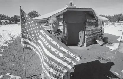  ?? JEFF ROBBINS/AP ?? Katherine Smith in 1985, when the federal government and the Hopi and Navajo tribes were in the midst of a bitter land dispute.