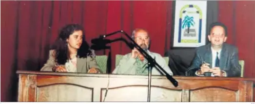  ?? E.S. ?? Caballero Bonald en el Paraninfo del Instituto Kursaal de Algeciras. 21 de abril de 1992.