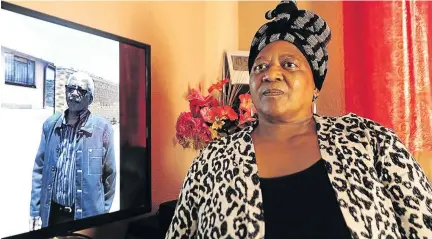  ?? / THULANI MBELE ?? Masabata Saohatse of Lenasia, southern Johannesbu­rg, is unhappy that the whereabout­s of his brother Ben, pictured left, remain unknown despite his wife and son’s arrest.