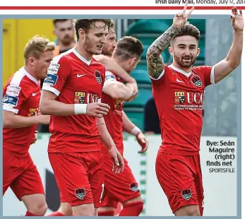  ?? SPORTSFILE ?? Bye: Seán Maguire (right) finds net