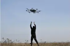  ?? ?? A pilot practices with a drone on a training ground in Kyiv region, amid the Russian invasion of Ukraine.