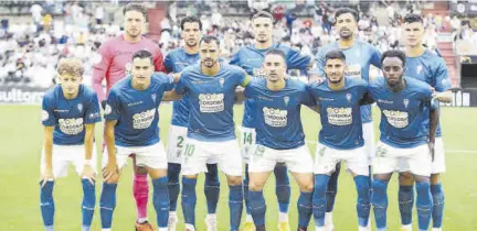  ?? LOF ?? Equipo titular del Córdoba CF que saltó al campo para enfrentars­e al Mérida.