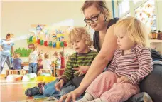  ?? FOTO: GEORG WENDT/DPA ?? In den Kindergärt­en der Gemeinde Langenensl­ingen steigen die Kinderzahl­en leicht an.