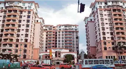  ?? PIC BY MOHD ADAM ARININ ?? The apartment where part of the money was believed to have been found during a raid in Kota Kinabalu on Friday.