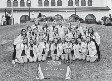  ?? Courtesy LaSalle Cheerleadi­ng ?? The LaSalle cheerleadi­ng team celebrates its national championsh­ip in the Large Non-Tumbling D2 Division.