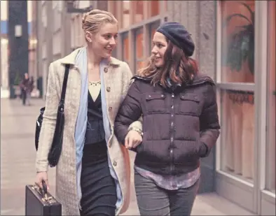  ??  ?? WONDER WOMEN: Greta Gerwig, above left, provides a guiding presence in the life of her soon-to-be-stepsister Lola Kirke in Mistress America.