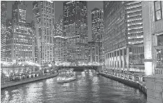  ?? CHOOSE CHICAGO ?? Sunset cruises traverse the river during warm river months.