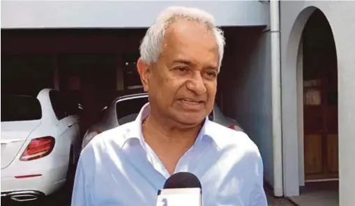  ??  ?? Tommy Thomas speaking to the media outside his office in Jalan Ara, Kuala Lumpur, yesterday.