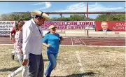  ?? ?? ■ En el deportivo de Ciudad Altamirano, donde AMLO sostuvo un encuentro, fueron colgadas mantas de apoyo.