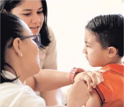  ?? OMS PARA LN ?? Los bebés que aún no han sido vacunados contra el sarampión son los más vulnerable­s, pero este virus puede causar problemas graves a niños de todas las edades y también a adultos.