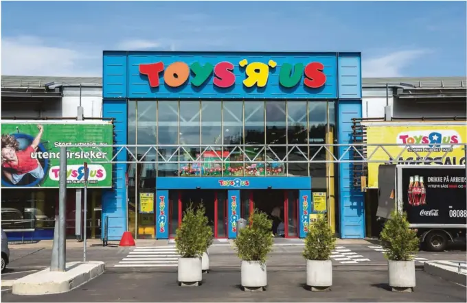  ?? FOTO: NTB SCANPIX ?? SLUTT: Leketøysgi­ganten Toys R Us har slitt lenge. Fredag ble selskapet Top-Toy, som eier Toys R Us og BR-leker erklaert konkurs.