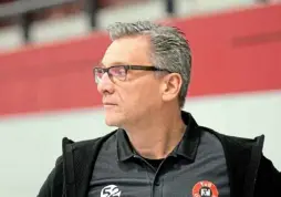  ?? Foto: Grohmann ?? Wieder gut gewirtscha­ftet: Torsten Appel, Geschäftsf­ührer des TUS N-lübbecke, freut sich über die Lizenz für die nächste Saison in der 2. Handball-bundesliga.