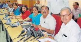  ?? HT PHOTO ?? Education minister Vasudev Devnani, RBSE chairman BL Chudhary and secretary Meghna Chaudhary announce RBSE results in Ajmer on Monday.