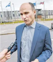  ??  ?? «Je pense qu’on a tout intérêt à faire confiance au jugement de M. Labeaume» a dit le ministre Jean-yves Duclos.