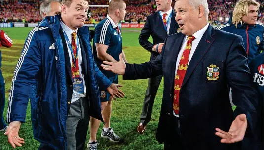  ?? CORBIS VIA GETTY IMAGES ?? Big call: Brian O’Driscoll and Warren Gatland after the decisive third Test against Australia in 2013