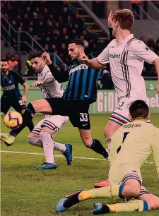  ??  ?? Danilo D’Ambrosio, 30 anni, sfrutta l’assist di Perisic e firma l’1-0