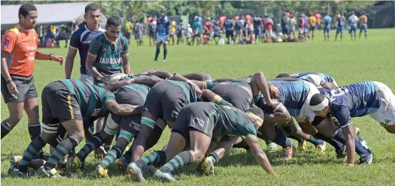  ?? Photo: Vilimoni Vaganalau ?? Action from the match between Lomaiviti green and Police at Buckhurst Park on June 10, 2107.