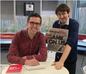  ??  ?? Glasgowist editor Paul Trainer joined Glasgow Times editor Callum Baird, right, to reveal the new signing