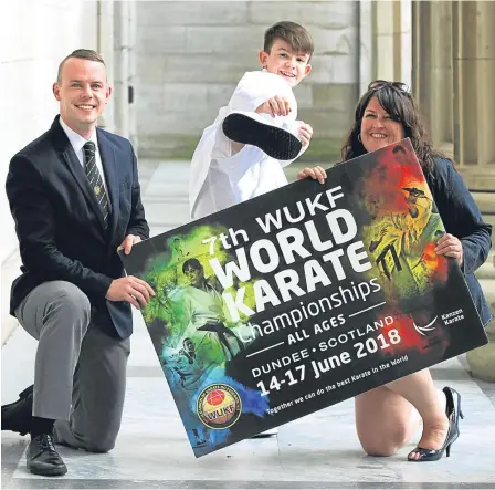  ??  ?? Roy O’Kane with young Sports Person of the year Oliver Bruce, 13, and Councillor Lynne Short.