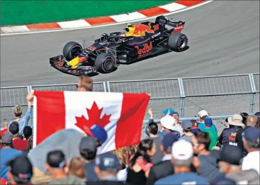  ??  ?? EL MEJOR DEL DÍA. Max Verstappen dominó las dos jornadas de sesiones libres del viernes en el circuito Gilles Villeneuve de Canadá.