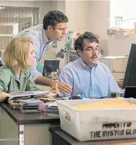  ??  ?? Investigac­ión. Rachel McAdams, Mark Ruffalo y Brian D’Arcy James.