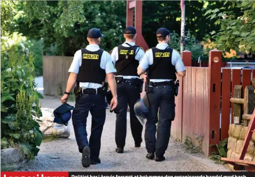  ?? FOTO: PETER HOVE OLESEN ?? Lang sej kamp Politiet har i årevis forsøgt at bekæmpe den organisere­de handel med hash på Christiani­a.