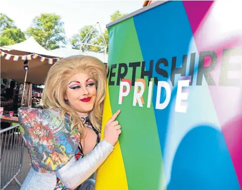  ??  ?? COLOURFUL RETURN: Scarlet Skylar Rae opens the event – Perthshire Pride at the Yard. Picture by Gareth Jennings.