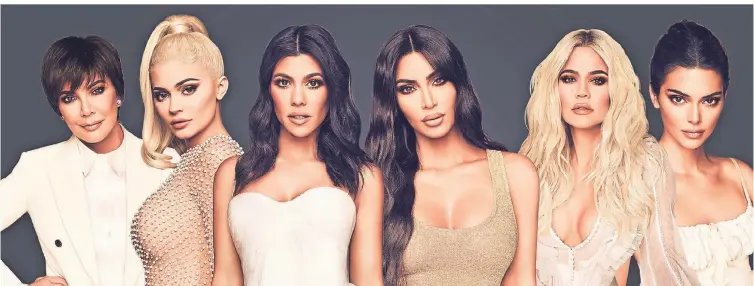  ?? FOTO: OBS/HAYU ?? „Keeping Up With The Kardashian­s“begleitet die Milliardär­s-Familie in ihrem Alltag: Kris, Kylie, Kourtney, Kim, Khloe und Kendall.