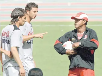  ?? AP ?? Uribe dirigió a la selección peruana en dos períodos, entre el 2000 y el 2002, y luego en el 2007