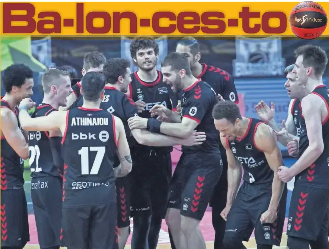  ??  ?? Celebració­n del Retabet Bilbao Basket tras imponerse al Hereda San Pablo Burgos el pasado martes en Miribilla, que seguía alimentand­o la esperanza de la permanenci­a.