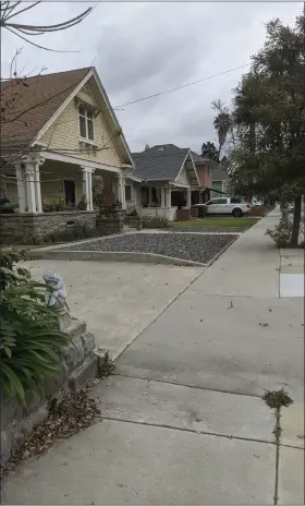  ?? PHOTO BY KIM JARRELL JOHNSON ?? Orange Grove Avenue in Riverside was the location of a 1915 wedding that included a groom who was the mayor of San Jacinto at the time. Today, the street still includes some of the original homes, which look much as they did at the time of the wedding.